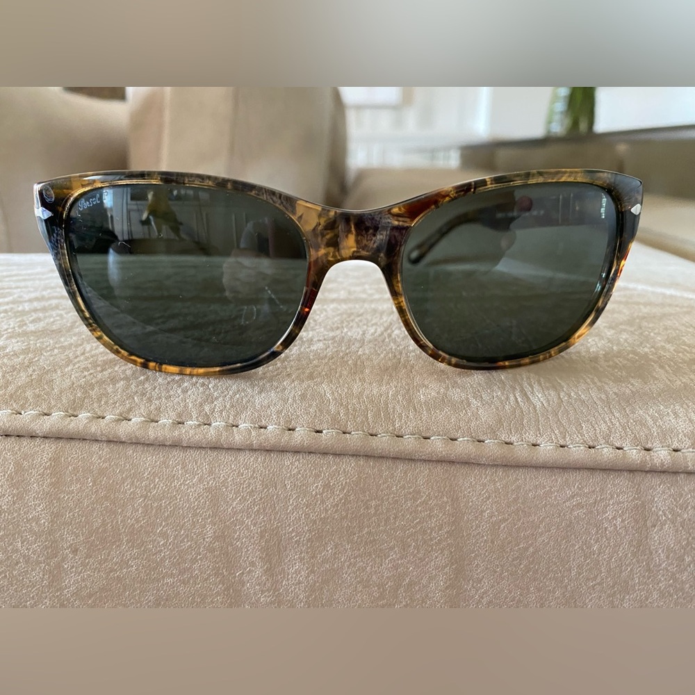 Sunglasses ( Persol Authentic )